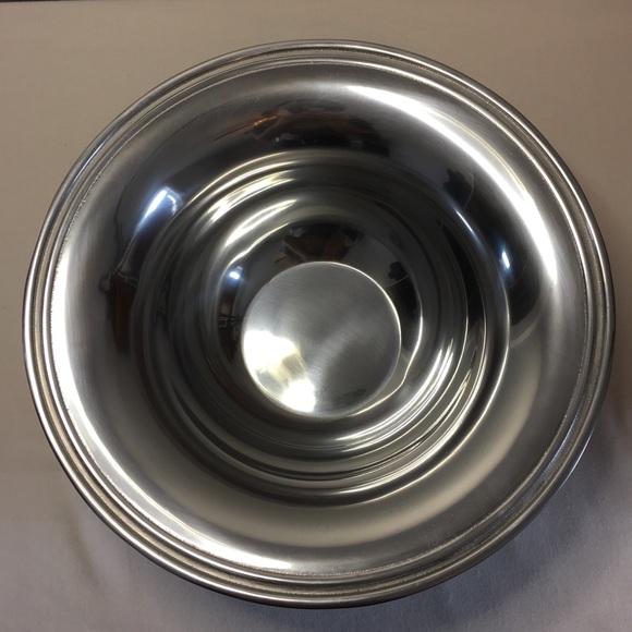 New in Box Reed & Barton Arlington Metal Salad Bowl with Tongs - Picture 3 of 12